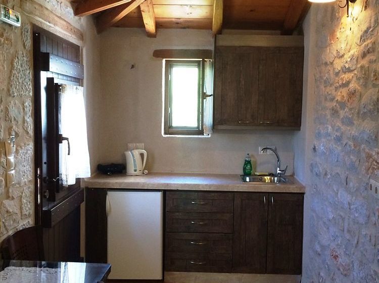 Achelatis Traditonal Guest House