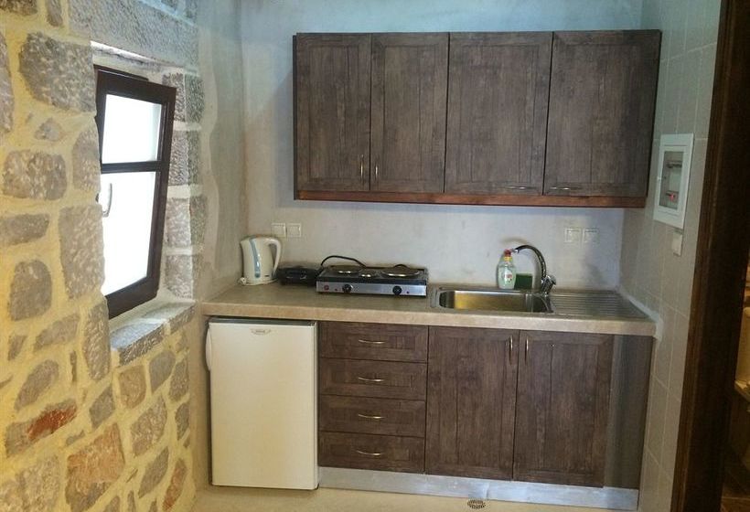 Achelatis Traditonal Guest House