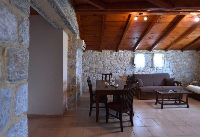 Achelatis Traditonal Guest House