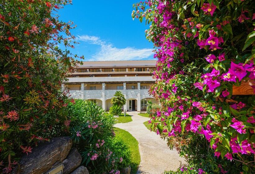 Cala Della Torre Resort