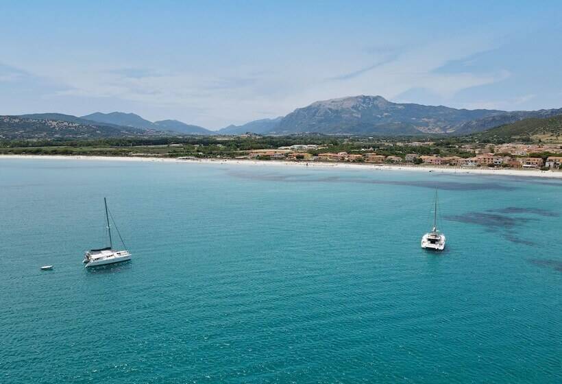 Cala Della Torre Resort