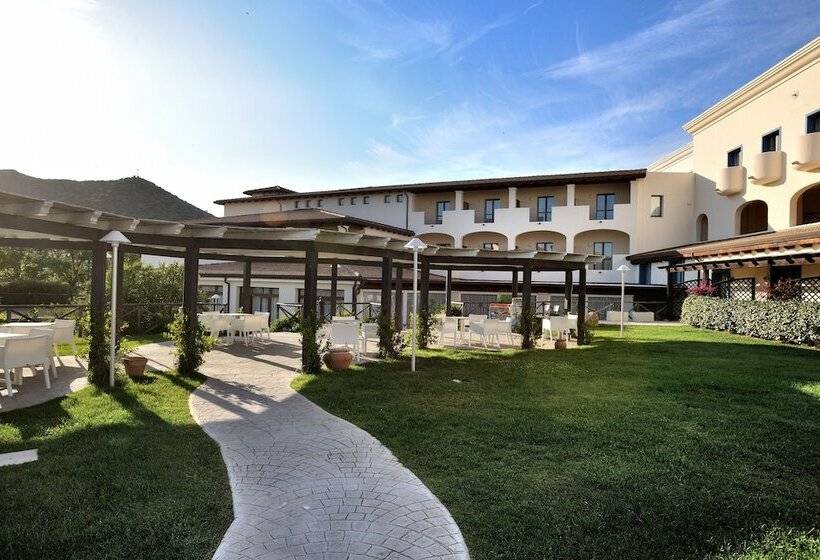 Cala Della Torre Resort