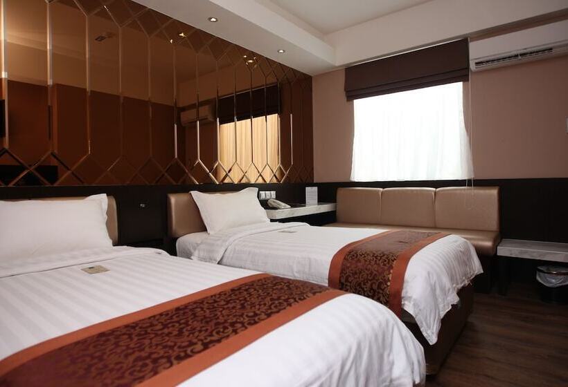 Favor Hotel Makassar City Center By Life