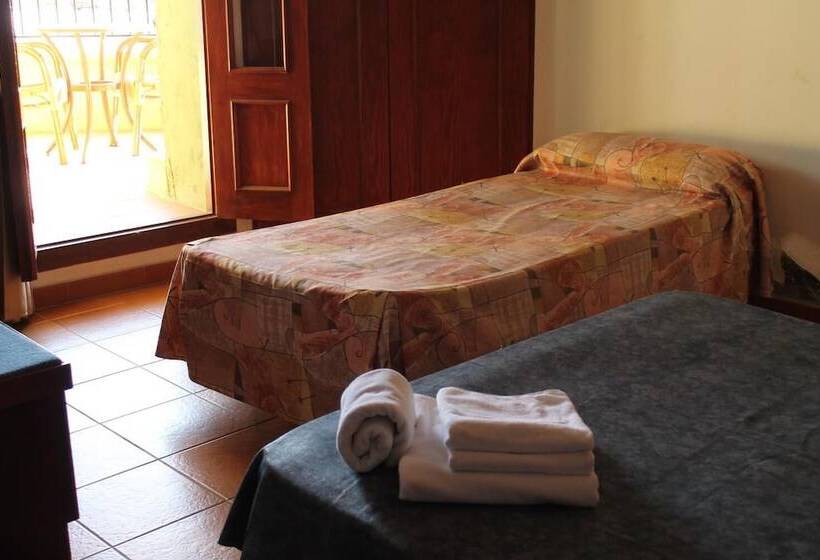 Hostal Leon Dormido