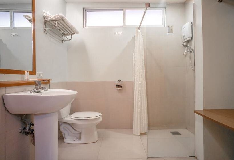 בית מלון כפרי Reddoorz Premium At Anisabel Suites Davao City