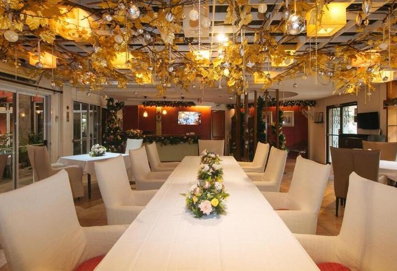 בית מלון כפרי Reddoorz Premium At Anisabel Suites Davao City