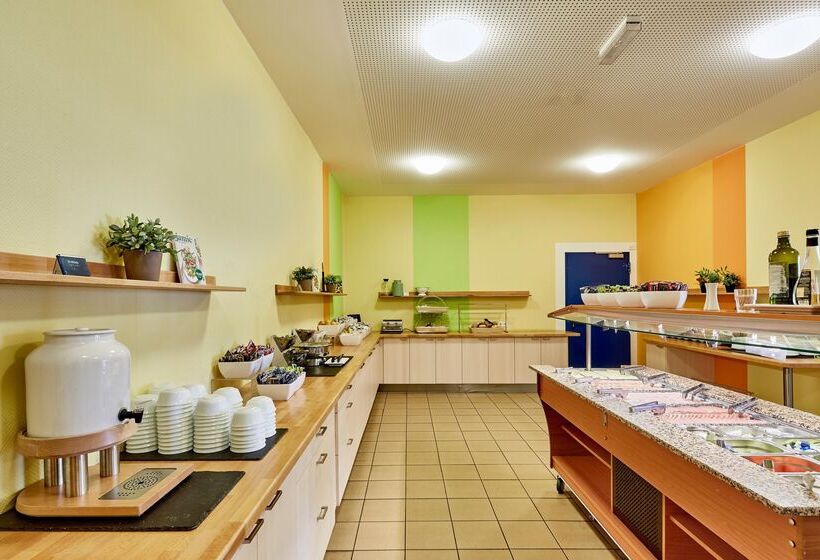 هتل a&o Aachen Hauptbahnhof