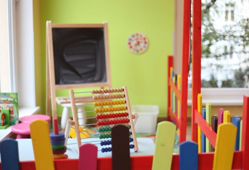 Отель a&o Aachen Hauptbahnhof