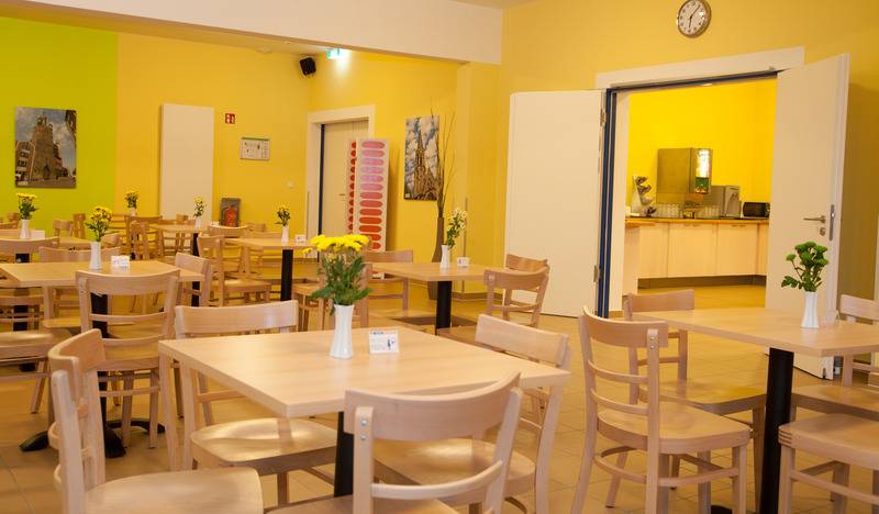 Отель a&o Aachen Hauptbahnhof