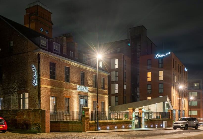 Отель Roomzzz Newcastle City