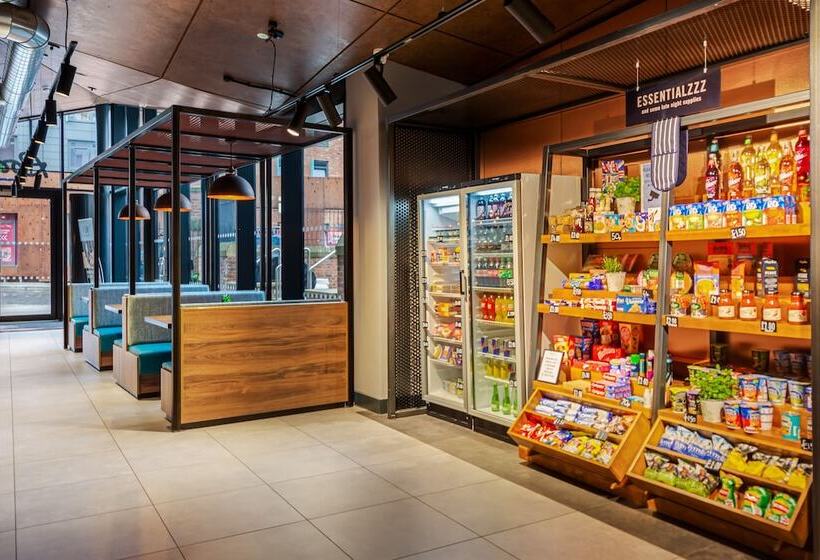 Отель Roomzzz Newcastle City