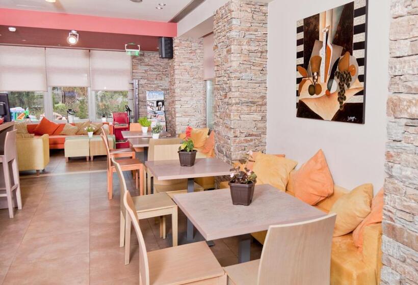 בית מלון כפרי Astros Beach Boutique