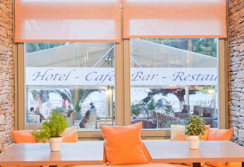 בית מלון כפרי Astros Beach Boutique