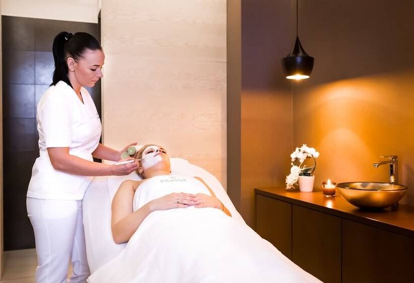 酒店 Aurora Family & Spa