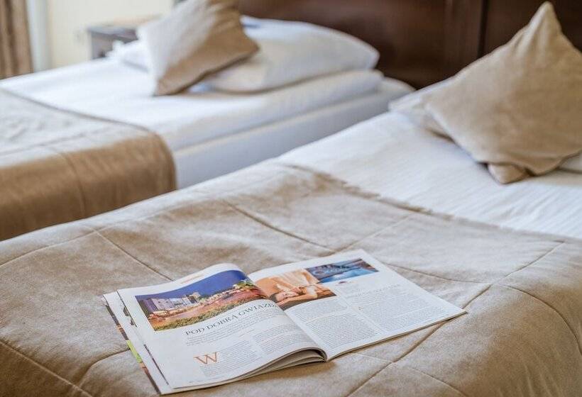 酒店 Aurora Family & Spa