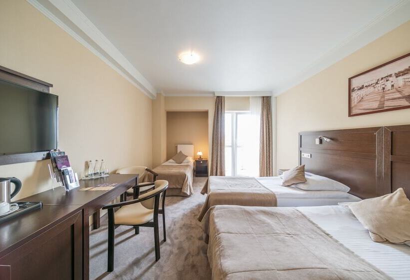 酒店 Aurora Family & Spa