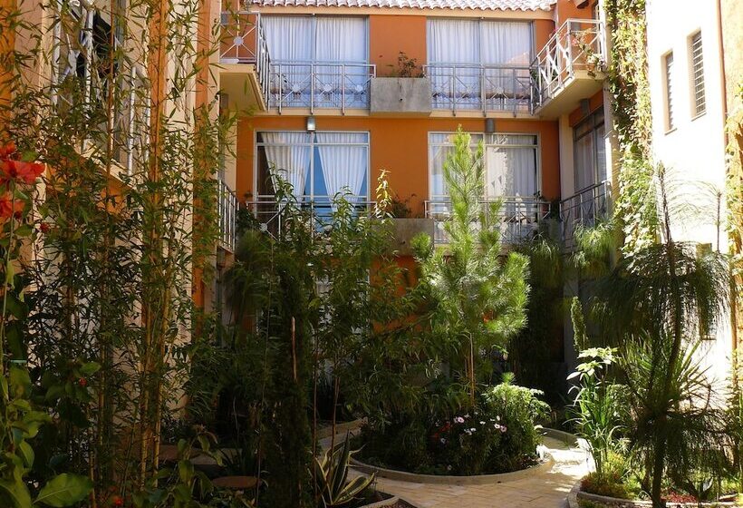 בית מלון כפרי Axkan Arte