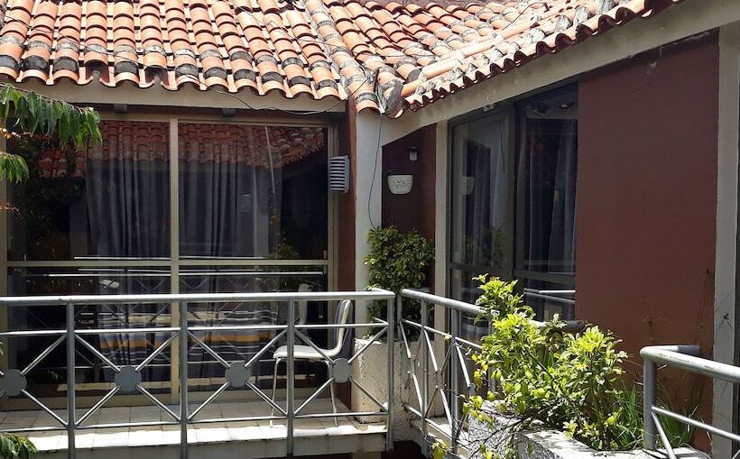 בית מלון כפרי Axkan Arte