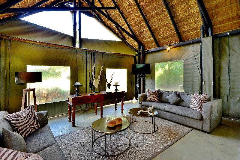 酒店 Black Rhino Game Lodge
