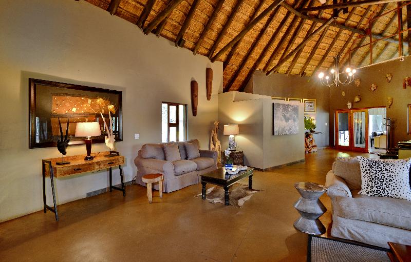酒店 Black Rhino Game Lodge