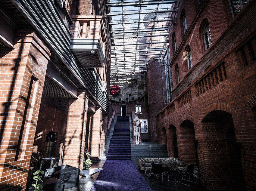 هتل Blow Up Hall 5050