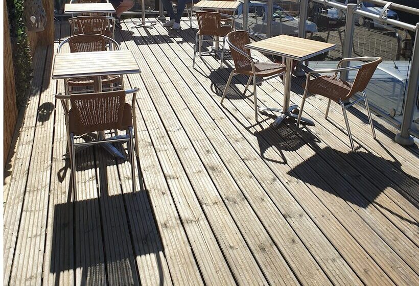 فندق The Breadalbane Arms Room Only