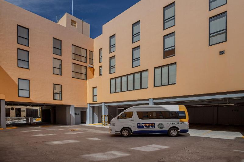 Отель City Express By Marriott Oaxaca