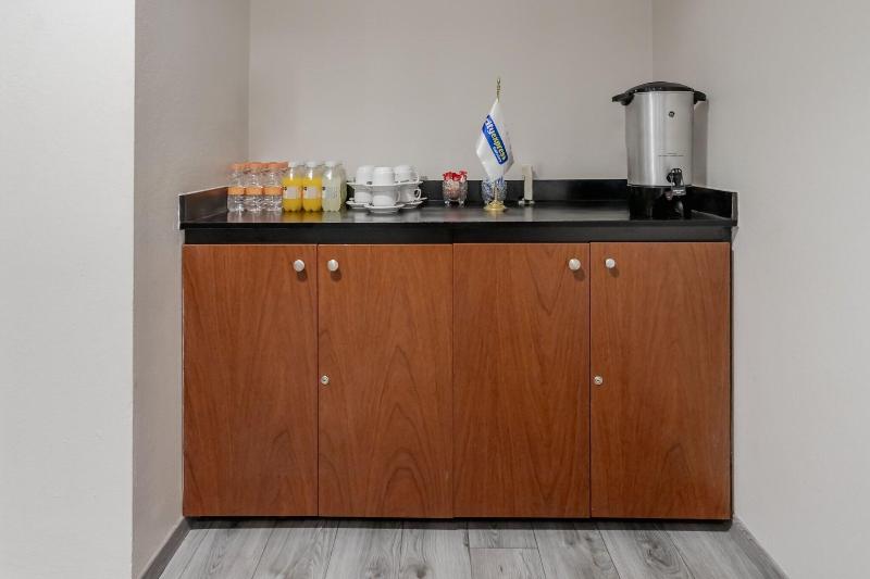 Отель City Express By Marriott Oaxaca