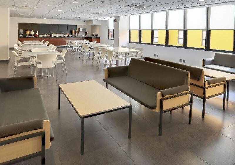 Отель City Express By Marriott Oaxaca