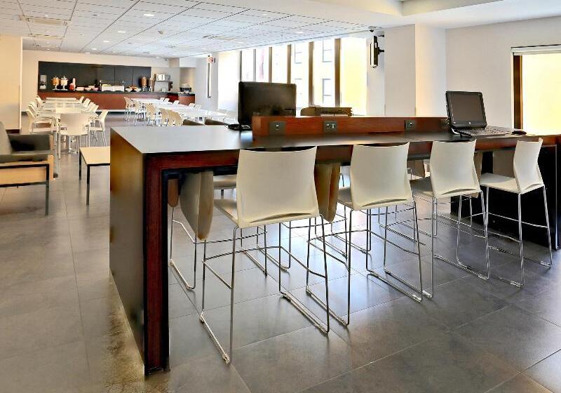 Отель City Express By Marriott Oaxaca