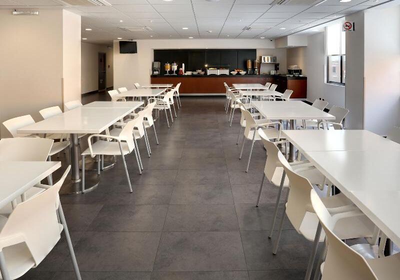 Отель City Express By Marriott Oaxaca