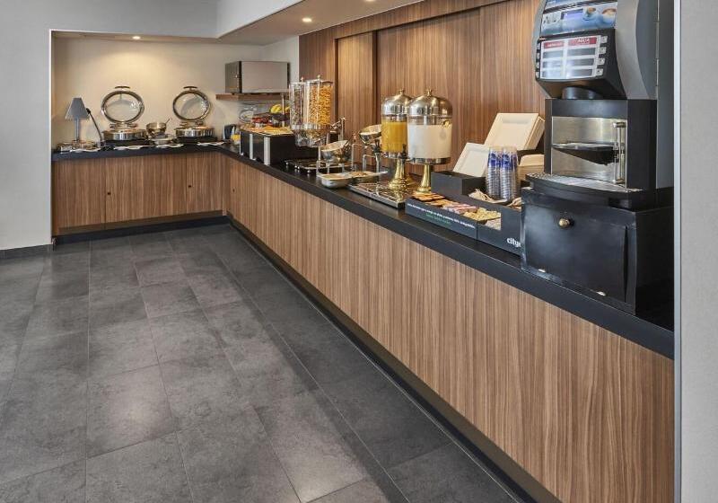 Отель City Express By Marriott Oaxaca