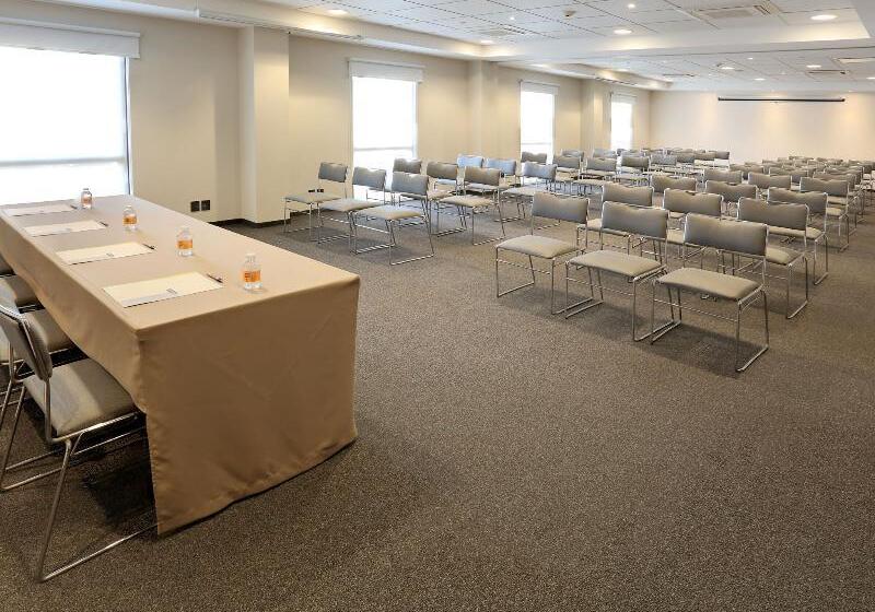 Отель City Express By Marriott Oaxaca