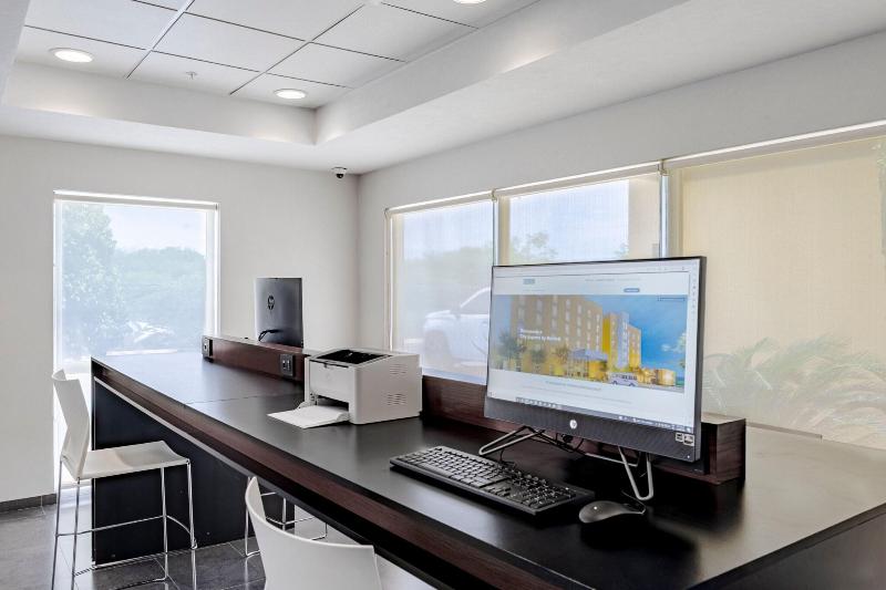 Отель City Express By Marriott Oaxaca