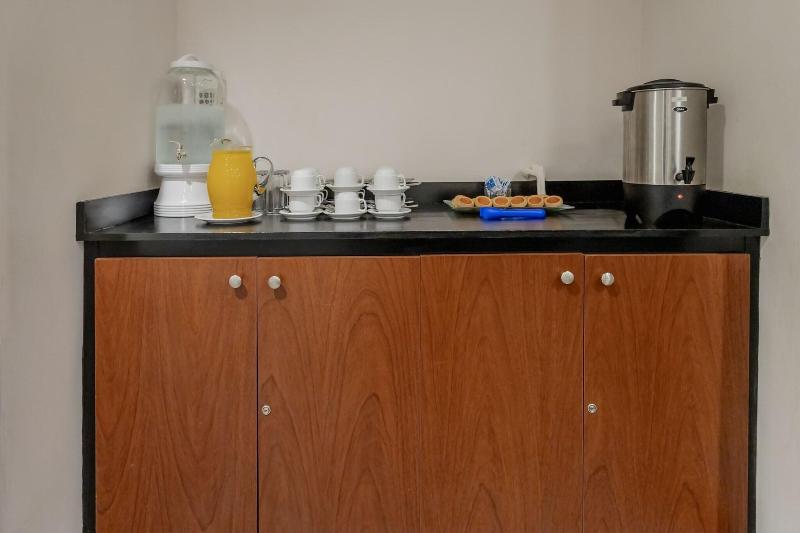 Отель City Express By Marriott Oaxaca