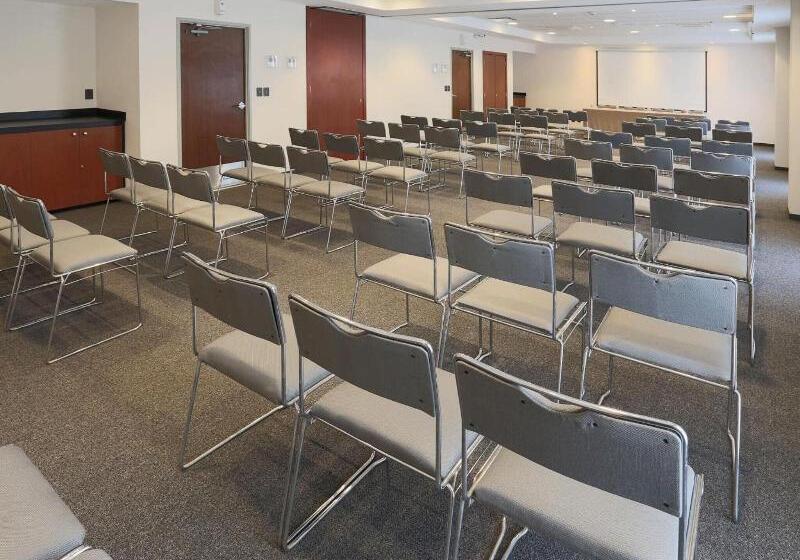 Отель City Express By Marriott Oaxaca