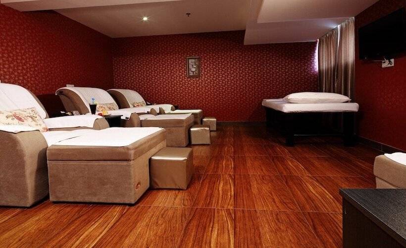 Clayton Hotel Near Pazhou Exhibition Center