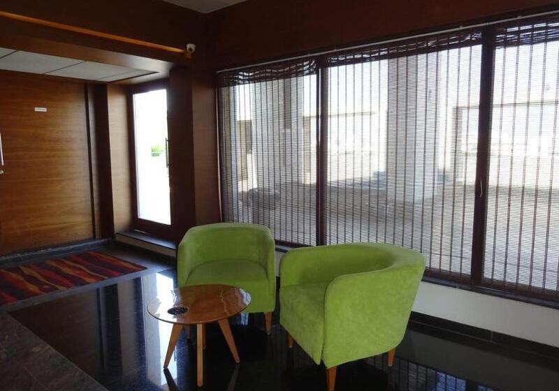 ホテル Cosmopolitan Ahmedabad