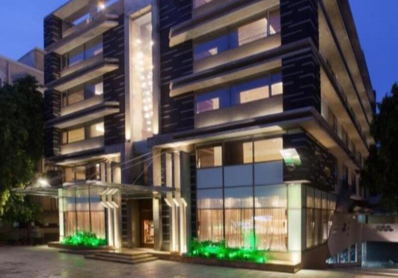 ホテル Cosmopolitan Ahmedabad