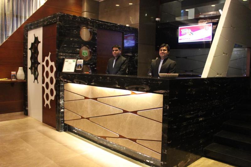 ホテル Cosmopolitan Ahmedabad