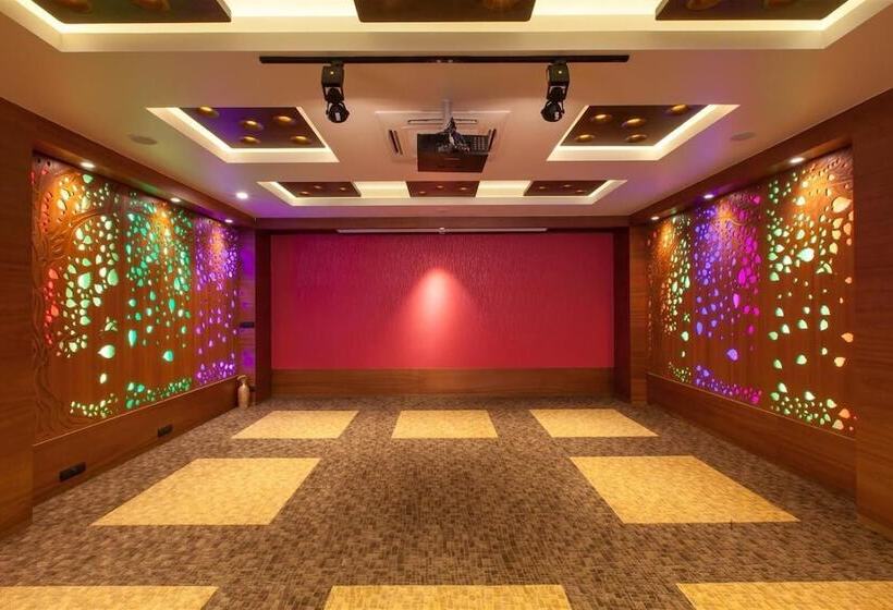 ホテル Cosmopolitan Ahmedabad