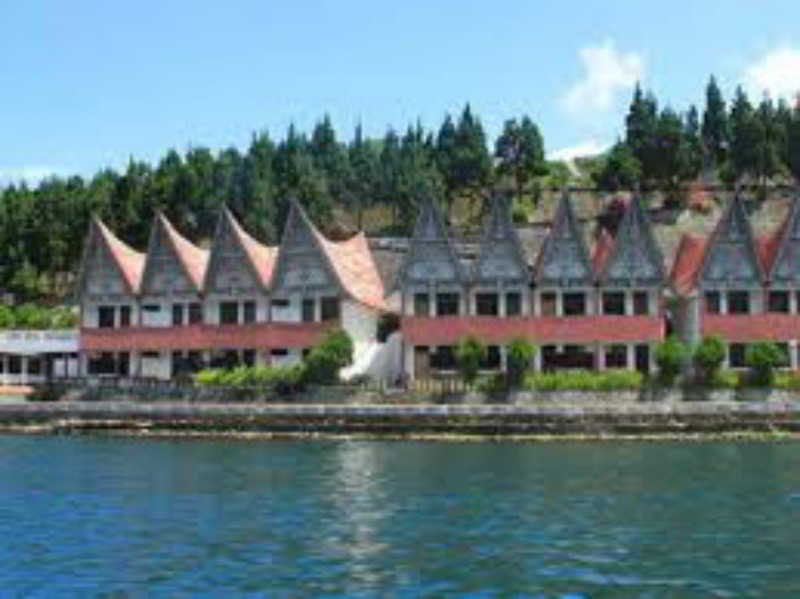 ホテル Darma Agung Beach Parapat