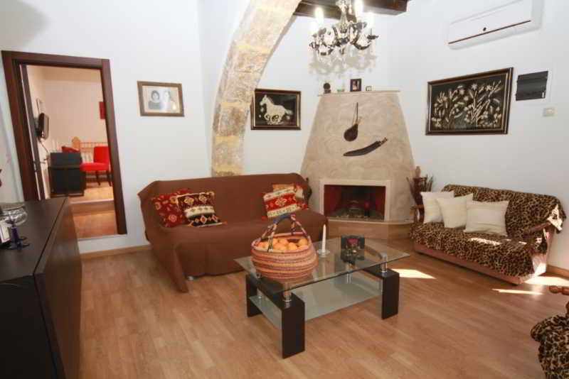 Отель Fotini House