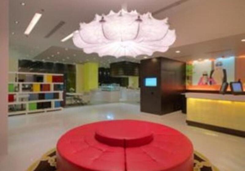 ホテル Golden Tulip Gurgaon Sector 29