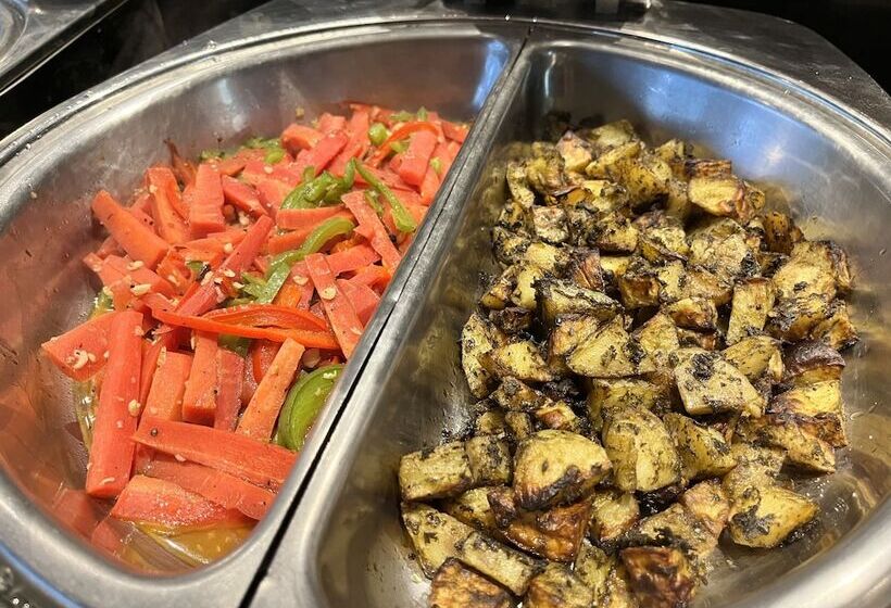 ホテル Golden Tulip Gurgaon Sector 29