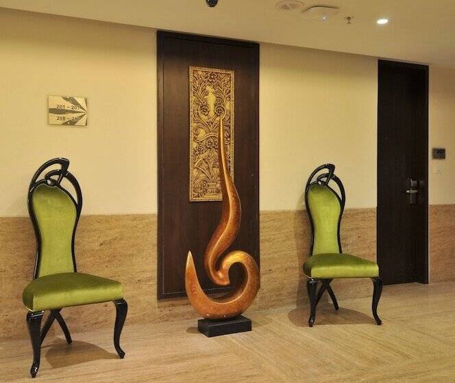 Goldfinch Hotel Mumbai