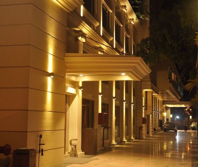 Goldfinch Hotel Mumbai