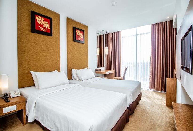 Отель Grand Tjokro Yogyakarta