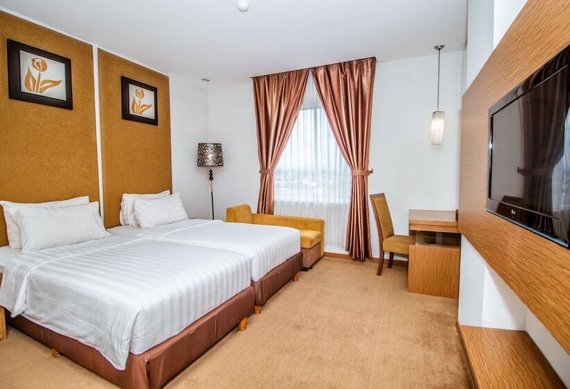 Отель Grand Tjokro Yogyakarta