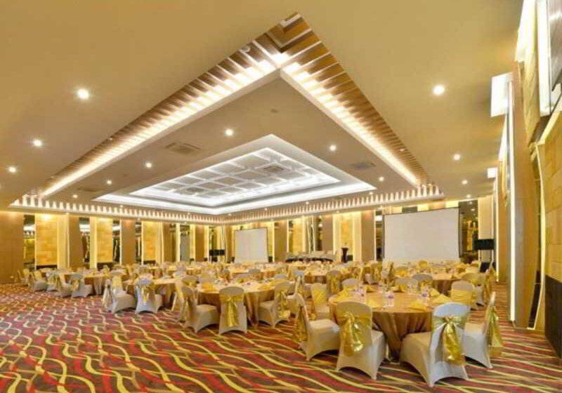 Отель Grand Tjokro Yogyakarta